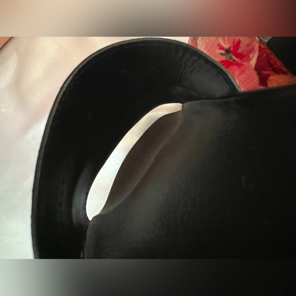 EUC Gucci Slides - Pursuit Slide Sandal (Women) - Picture 11 of 14